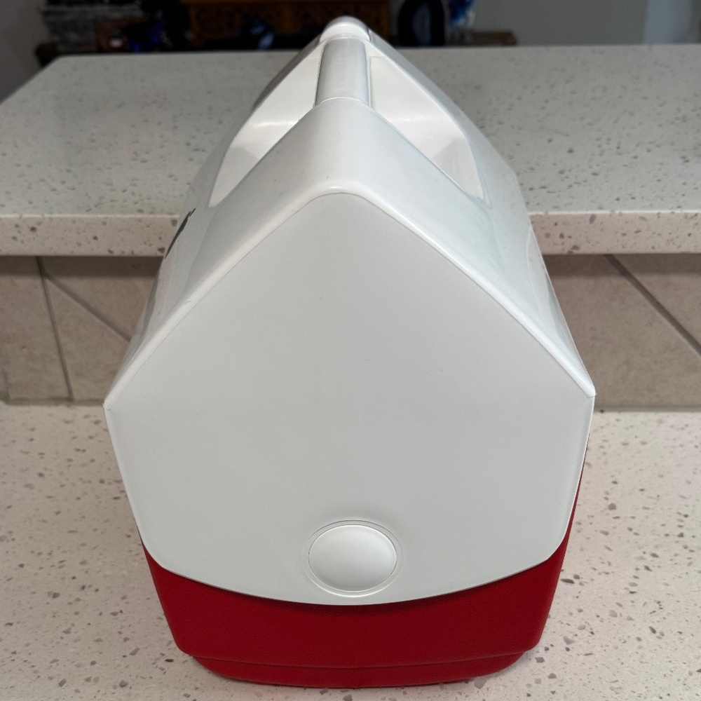 NWT Apple Employee Only Red Igloo Cooler - Picture 4 of 6